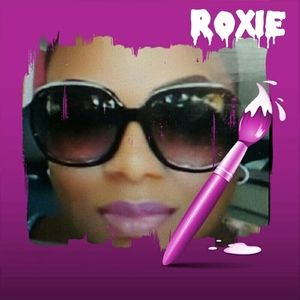 Meet your Posher, Roxie